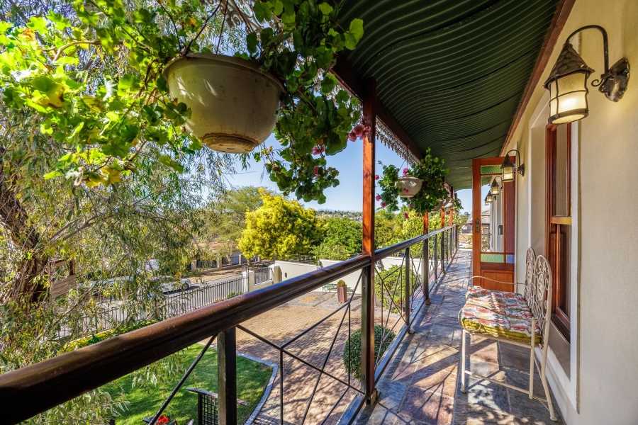 4 Bedroom Property for Sale in Bergsig Western Cape